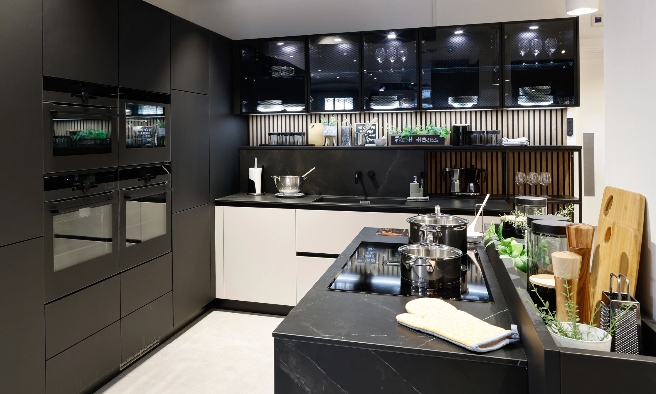 Marble-look kitchen countertop design inspiration in Hawaii