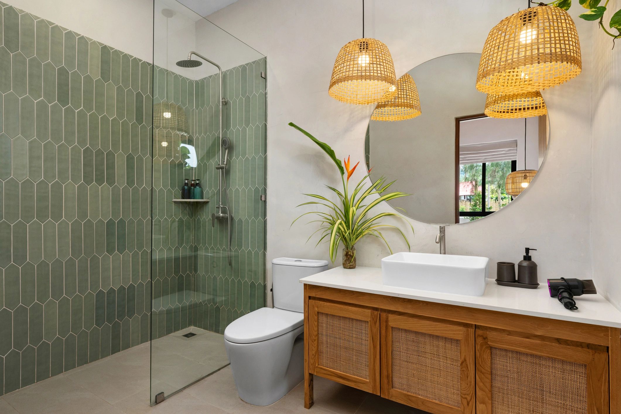 Kitchen and bathroom sinks for remodeling projects in Aiea